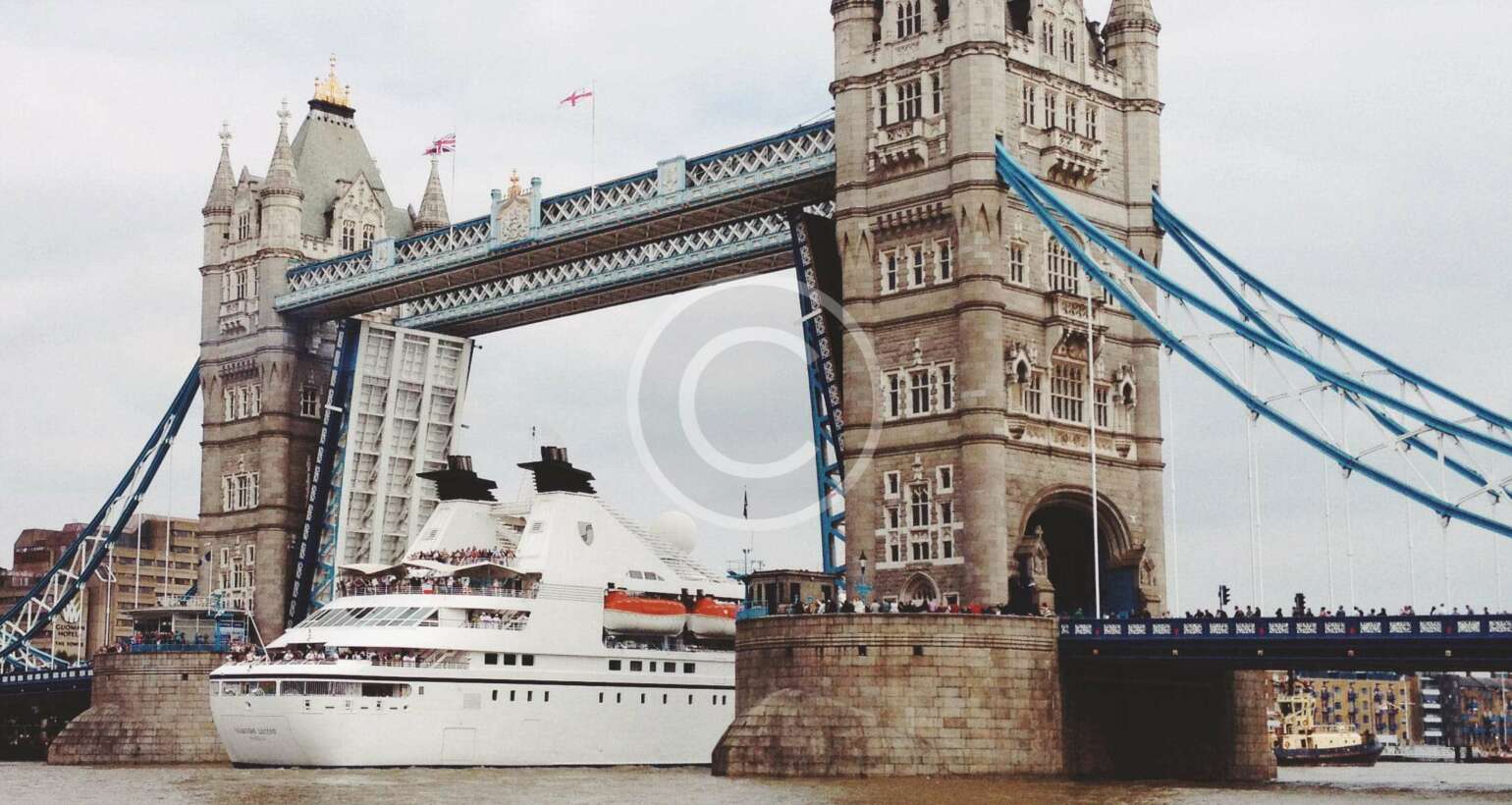 Les esprits frappeurs