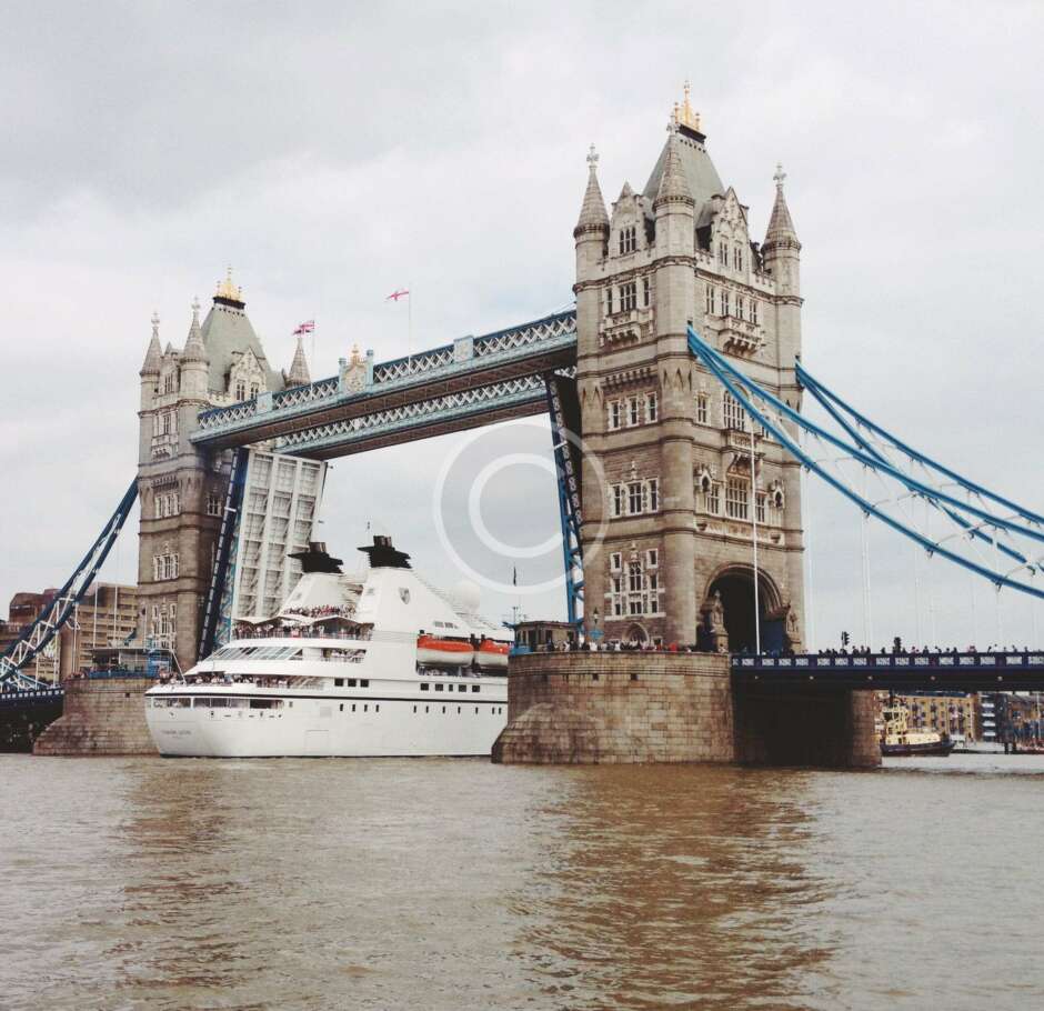 Les esprits frappeurs